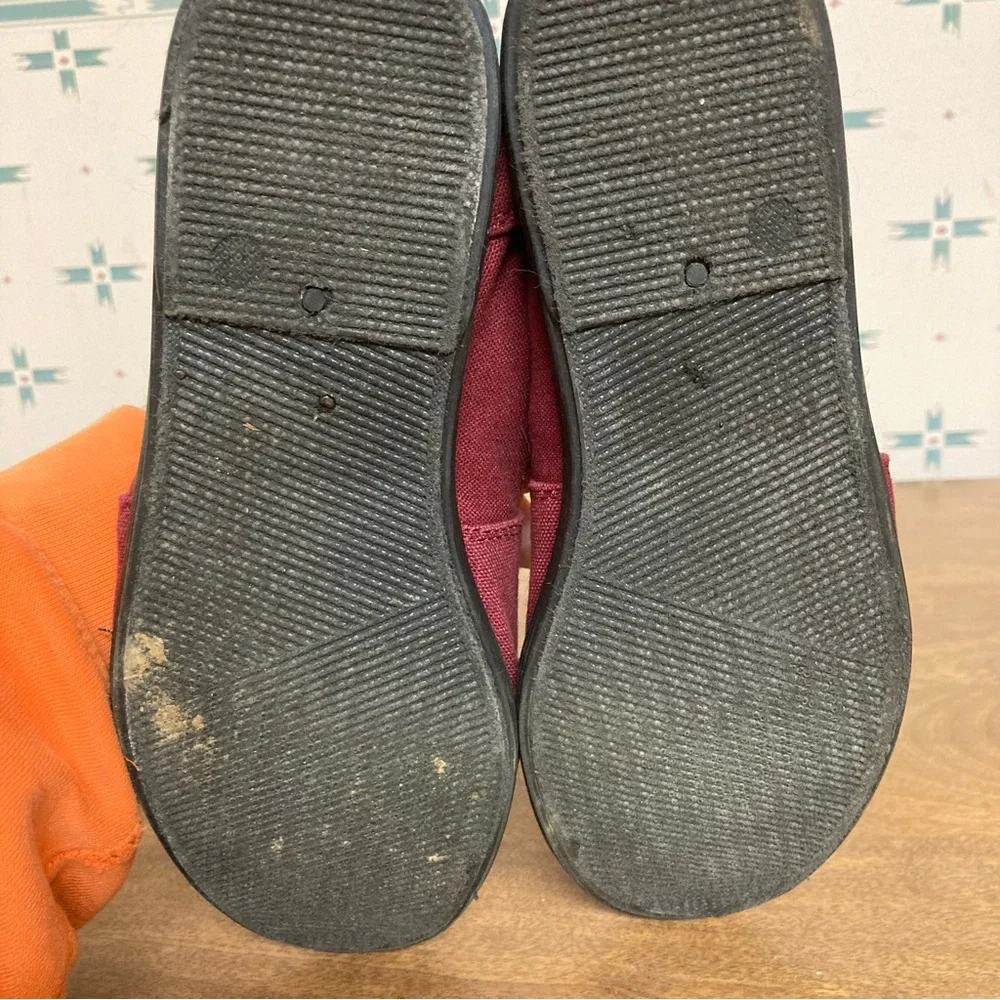 5/$15 Forever Murphy Burgundy Red Canvas Slip-On Shoes 7